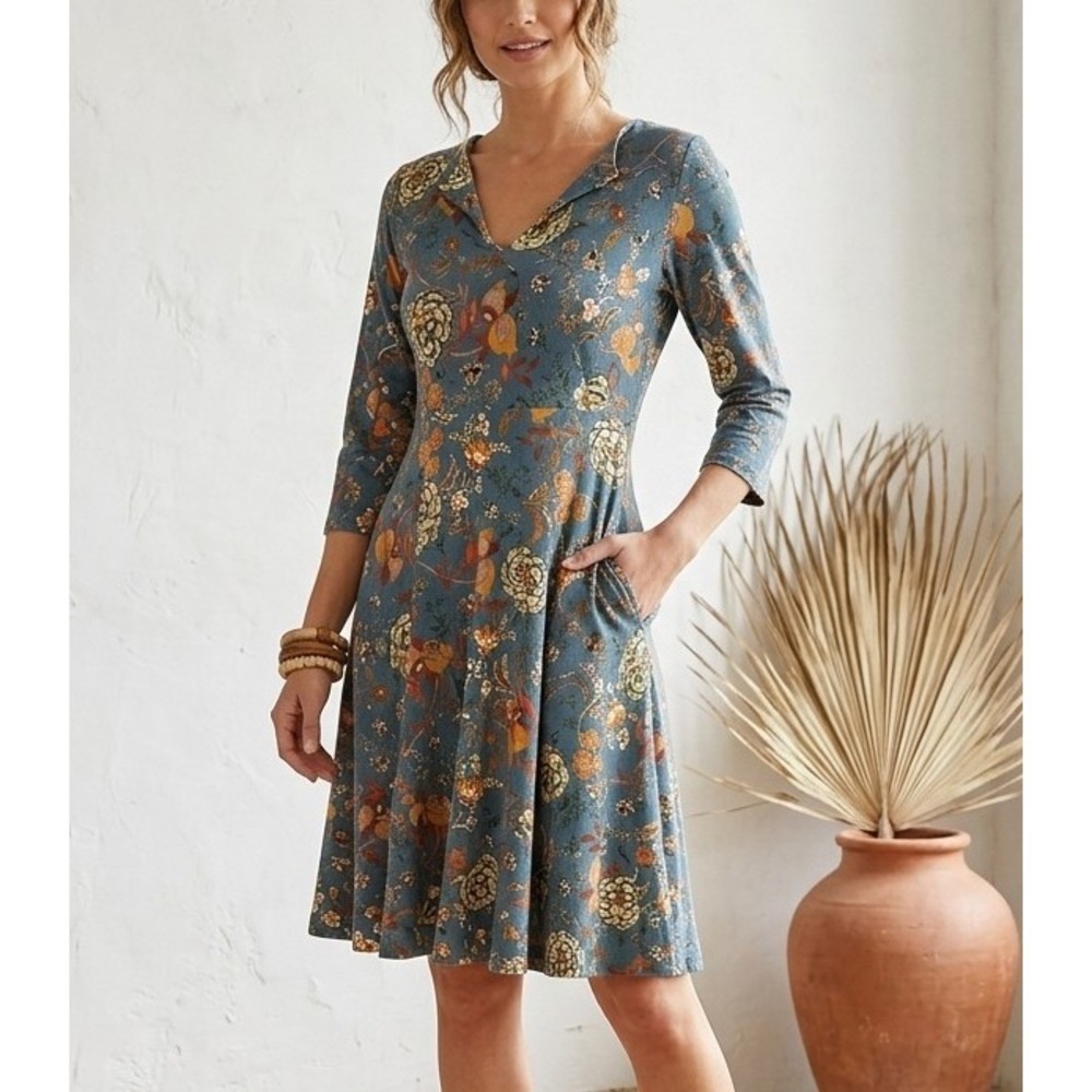 Salaam XS Lucy Dress Blue Floral Midi V-Neck 3/4 Sleeve Fit & Flare Pockets Boho